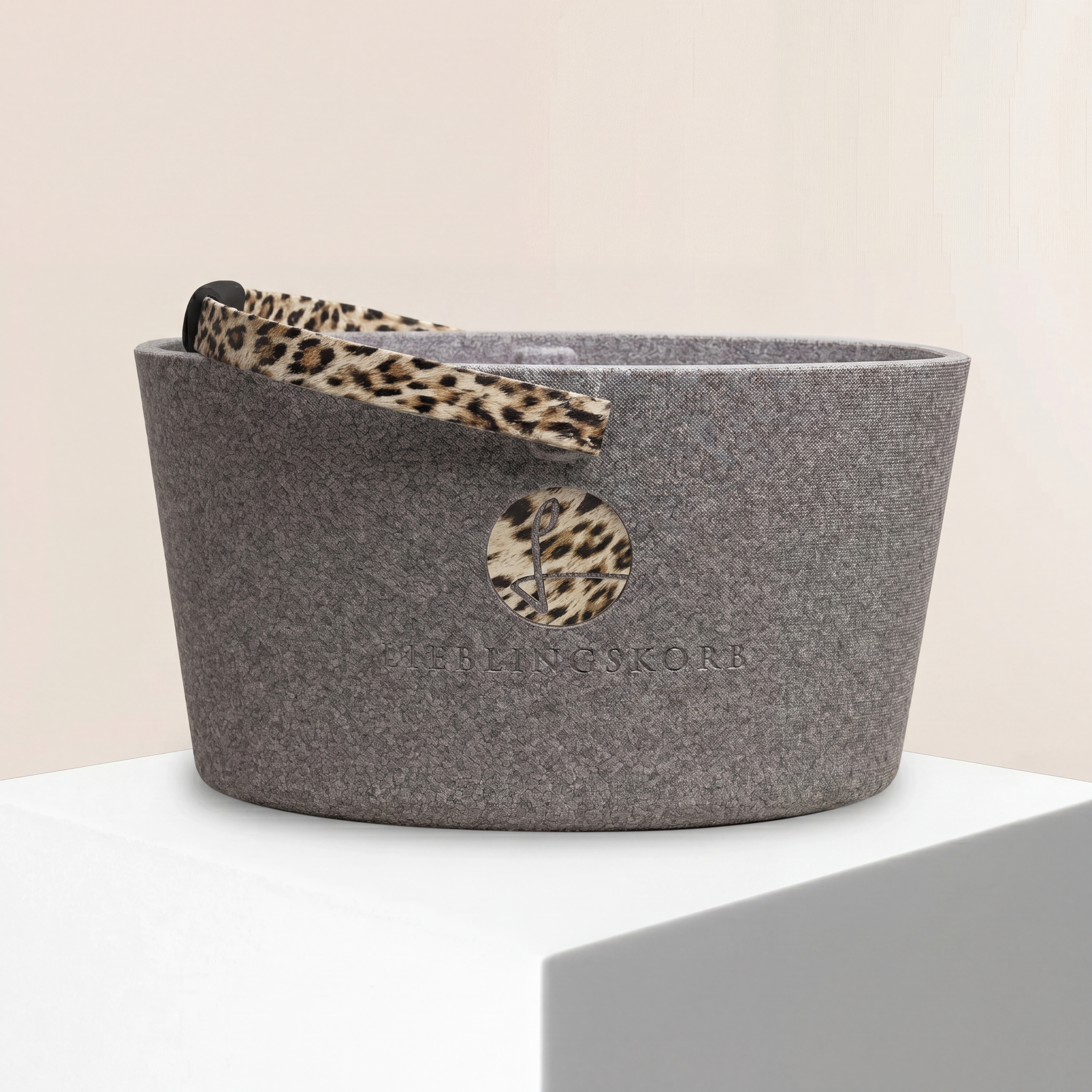 Silver Grey / Leo / Oval